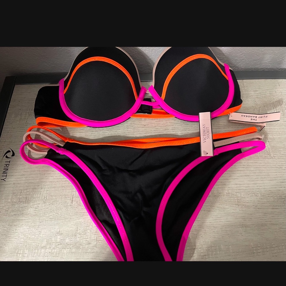 Brand New never worn Victoria secret bathing suit